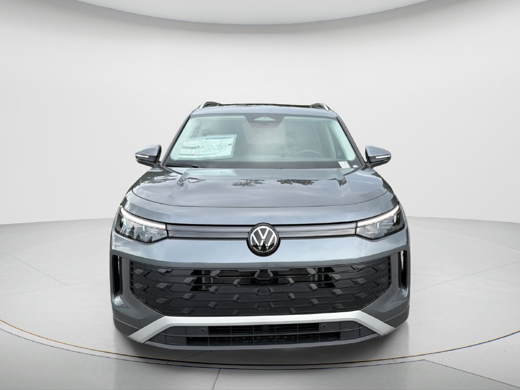 New 2026 Volkswagen Tiguan SE FWD image 2
