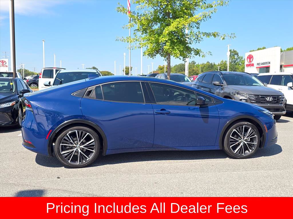 Used 2024 Toyota Prius XLE FWD image 2