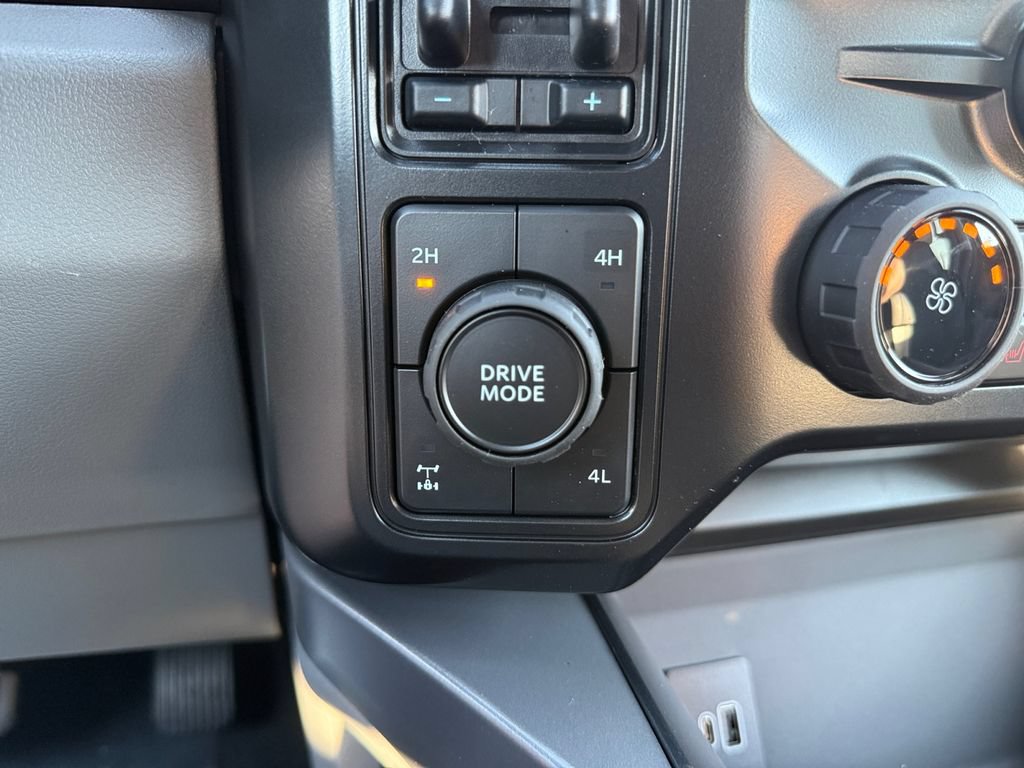 New 2027 Ford F250 XLT w/ XLT Premium Package AWD/4WD image 24