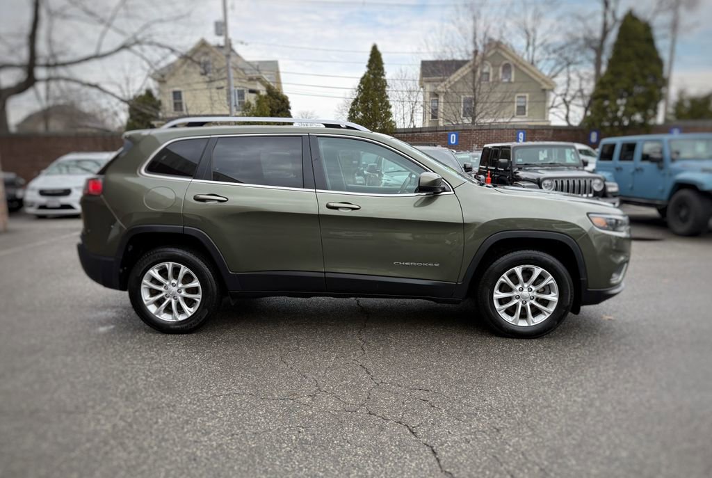 Used 2019 Jeep Cherokee Latitude w/ Popular Appearance Group image 4