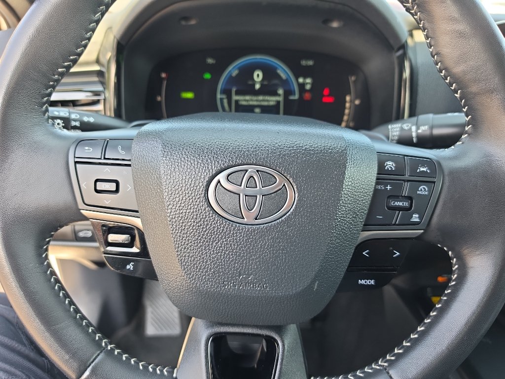 Used 2025 Toyota Camry SE FWD image 24