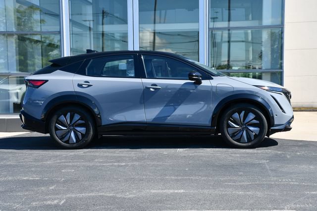 Used 2023 Nissan Ariya AWD/4WD image 7
