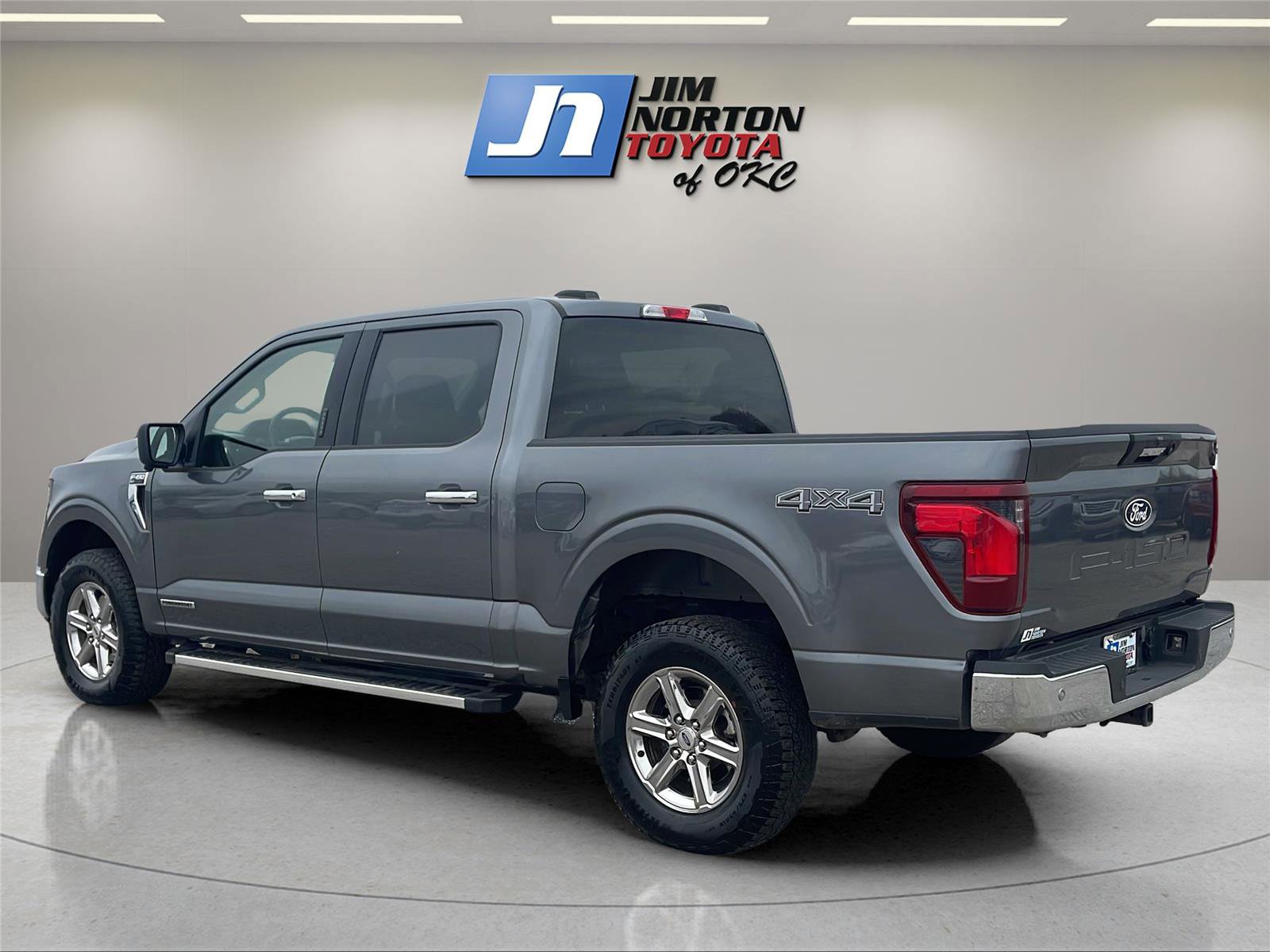 Used 2024 Ford F150 XLT w/ Mobile Office Package image 7