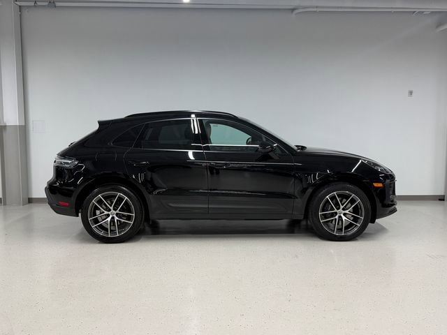 Certified 2026 Porsche Macan AWD/4WD image 6