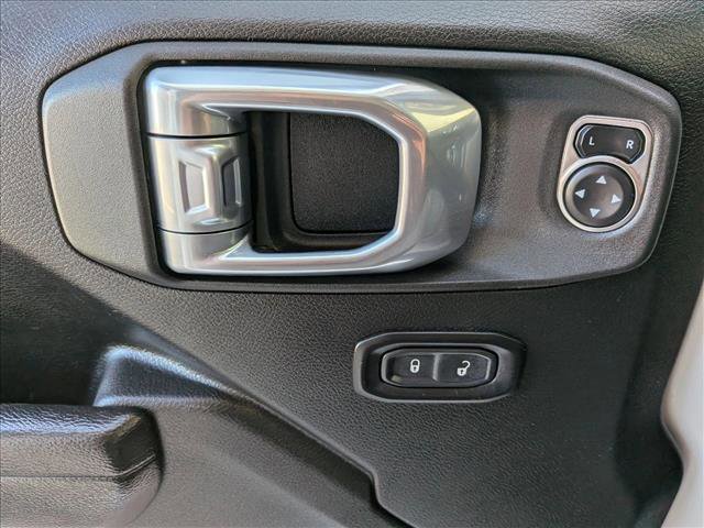 Used 2023 Jeep Wrangler Unlimited AWD/4WD image 16