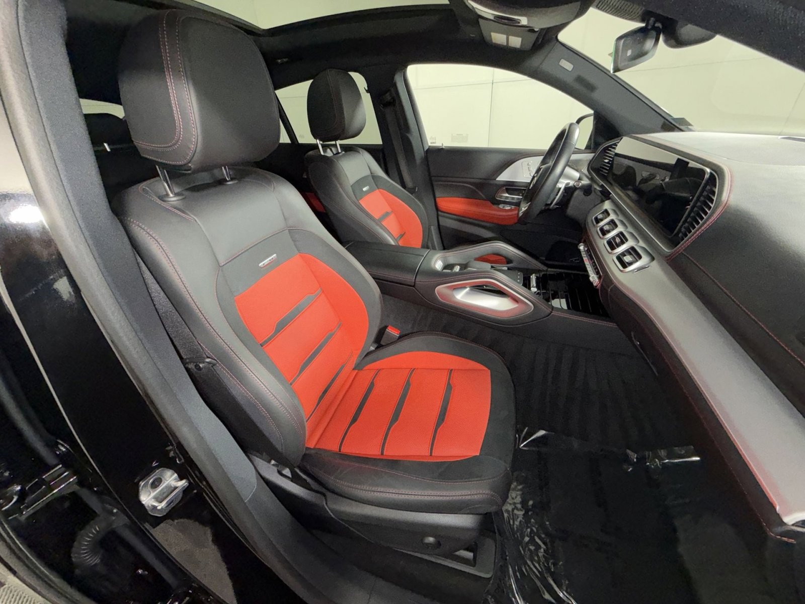 Used 2024 Mercedes-Benz GLE 53 AMG 4MATIC Coupe image 27