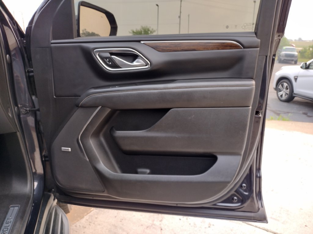 Used 2022 Chevrolet Suburban Premier AWD/4WD image 27