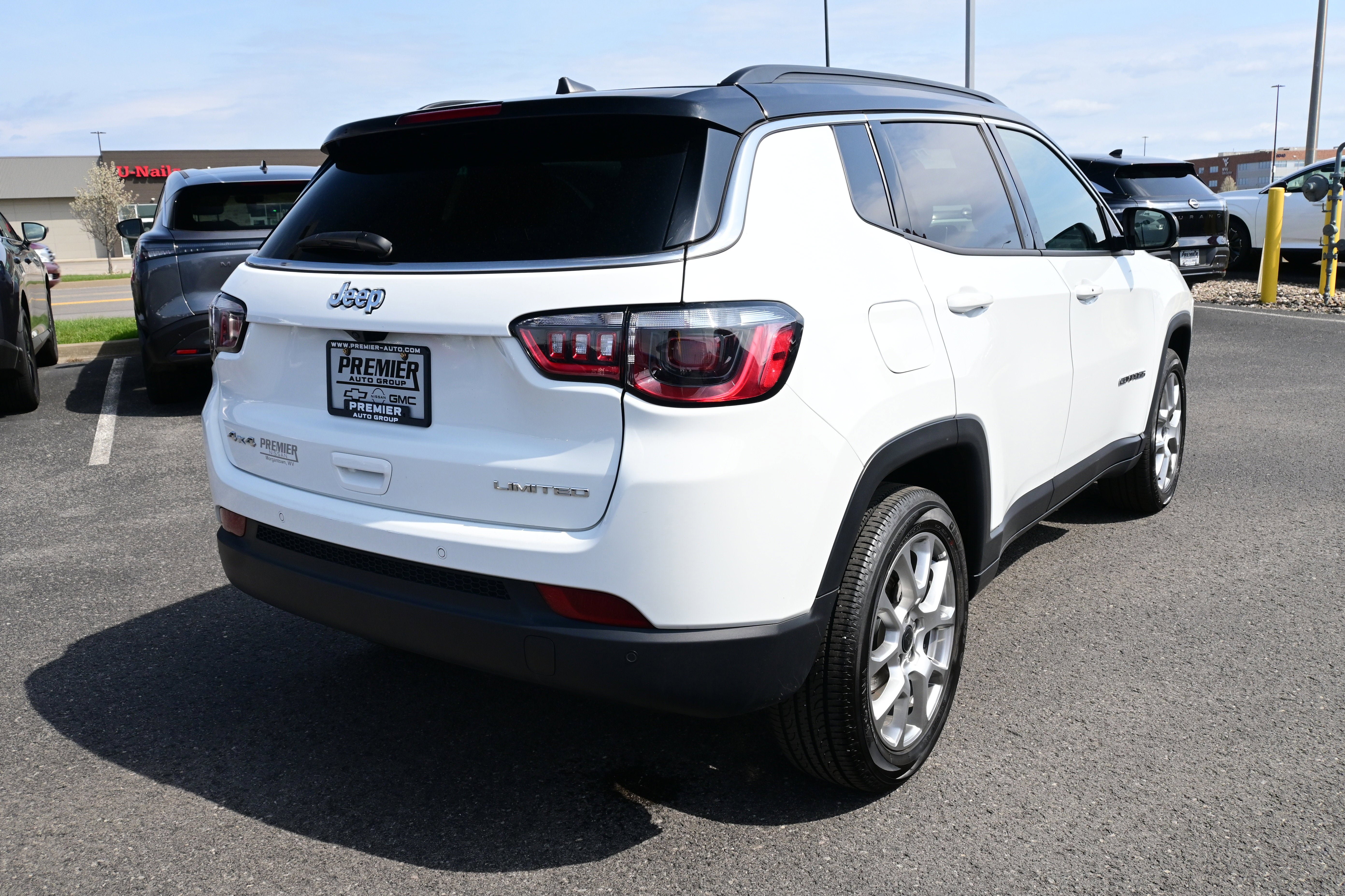 Used 2025 Jeep Compass Limited AWD/4WD image 6