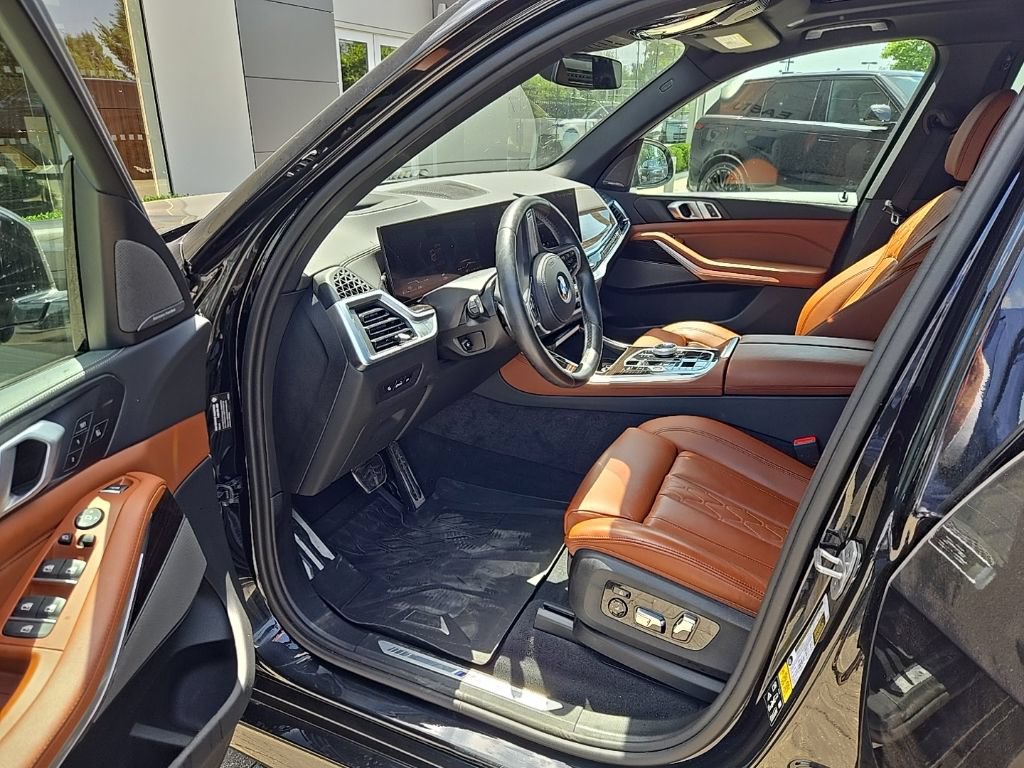 Used 2024 BMW X5 xDrive40i w/ Executive Package AWD/4WD image 16