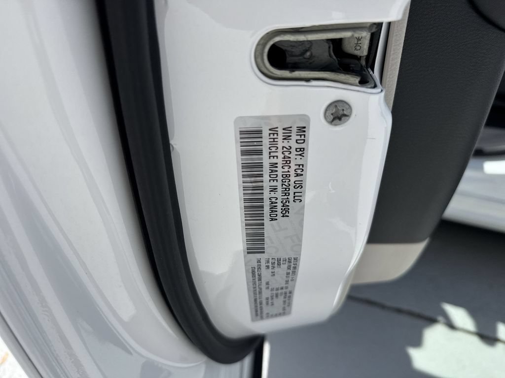 Used 2024 Chrysler Pacifica Touring-L FWD image 59