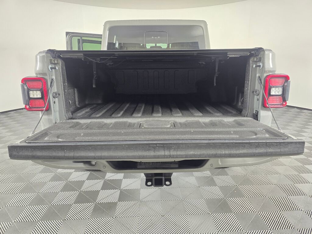 Used 2022 Jeep Gladiator Overland image 17