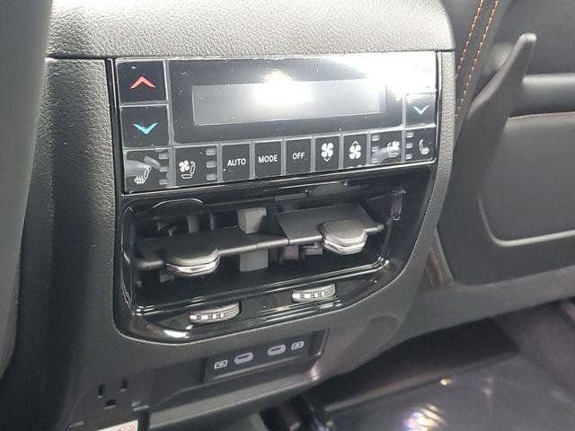 New 2026 Jeep Grand Cherokee Summit w/ Obsidian Package AWD/4WD image 13