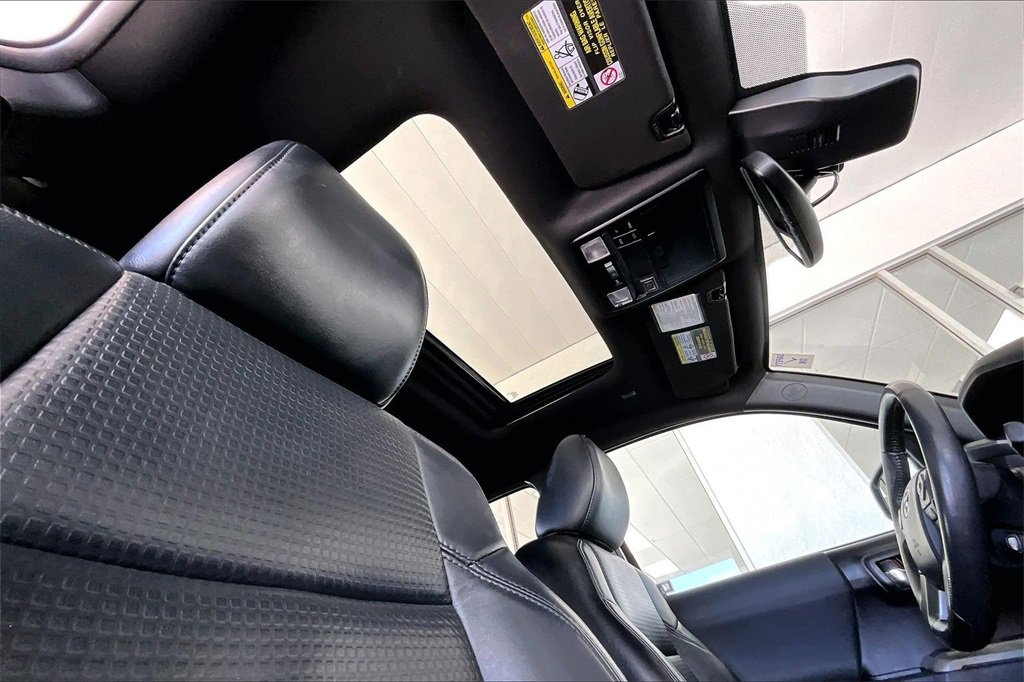 Used 2020 Toyota Tacoma TRD Sport image 28