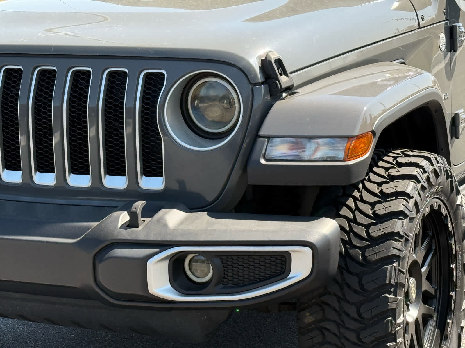 Used 2019 Jeep Wrangler Unlimited Sahara image 10