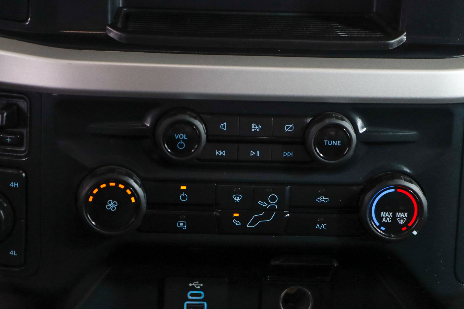 Used 2023 Ford F350 XLT AWD/4WD image 20