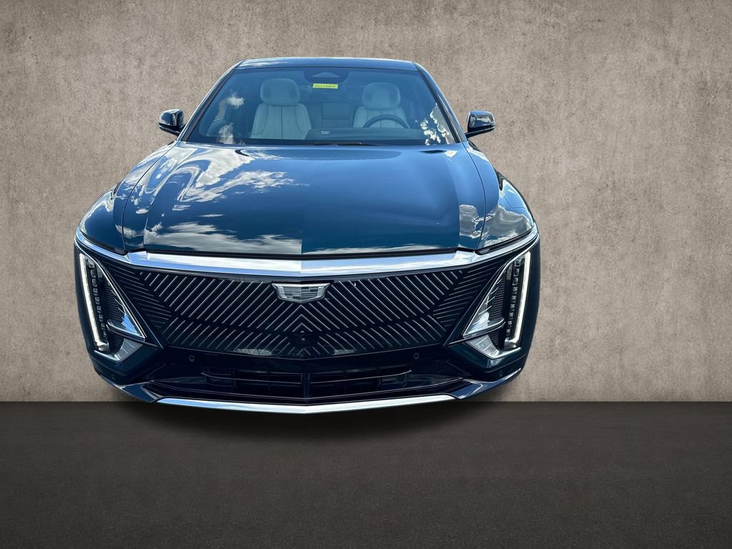 Used 2024 Cadillac Lyriq Luxury RWD image 2
