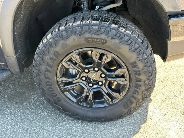 Used 2024 Chevrolet Silverado 1500 ZR2 w/ Technology Package AWD/4WD image 8
