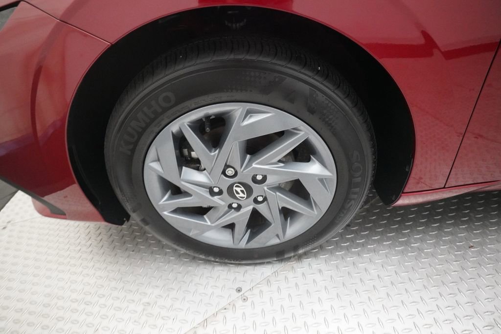 Used 2024 Hyundai Elantra Blue image 26