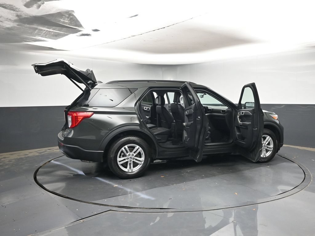 Used 2024 Ford Explorer XLT w/ Equipment Group 202A AWD/4WD image 45