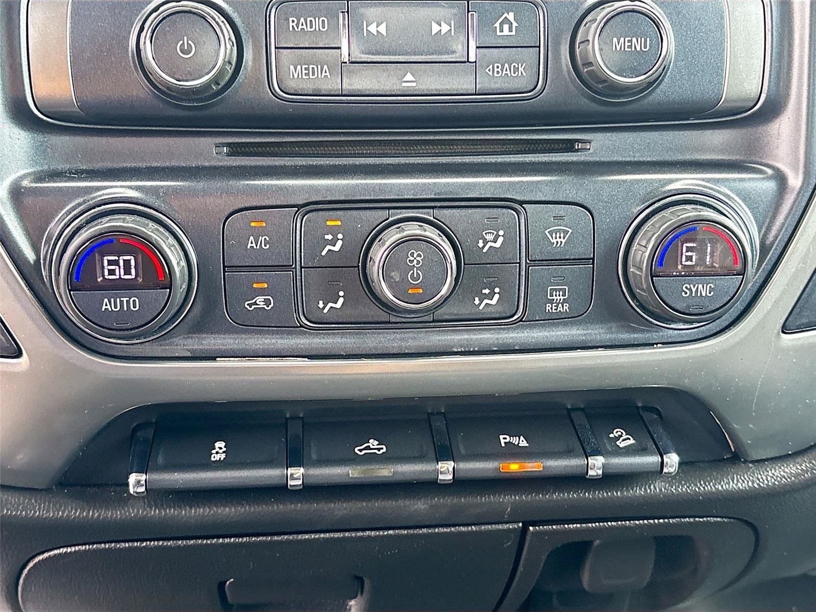 Used 2018 Chevrolet Silverado 1500 LT w/ Midnight Edition AWD/4WD image 15
