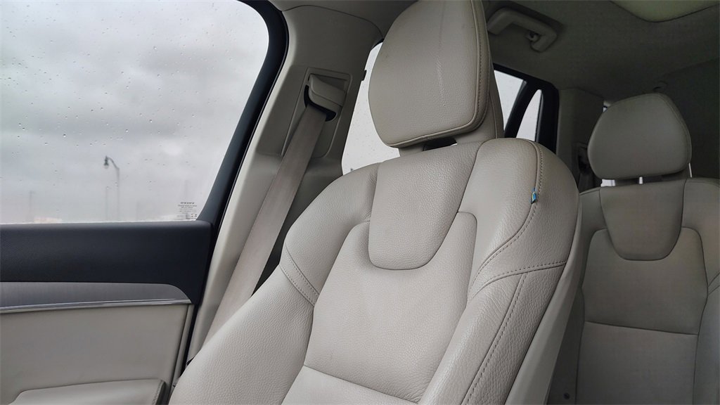 Certified 2023 Volvo XC90 B5 Core w/ Climate Package image 22