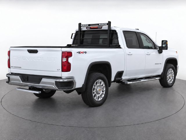 Used 2022 Chevrolet Silverado 3500 LT w/ Convenience Package AWD/4WD image 4
