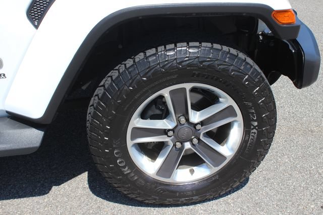 Used 2018 Jeep Wrangler Unlimited Sahara w/ Dual Top Group AWD/4WD image 67