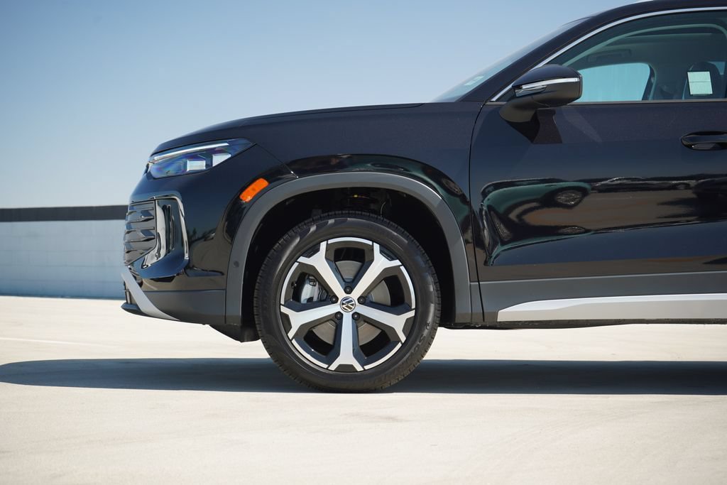 New 2026 Volkswagen Tiguan SE AWD/4WD image 2