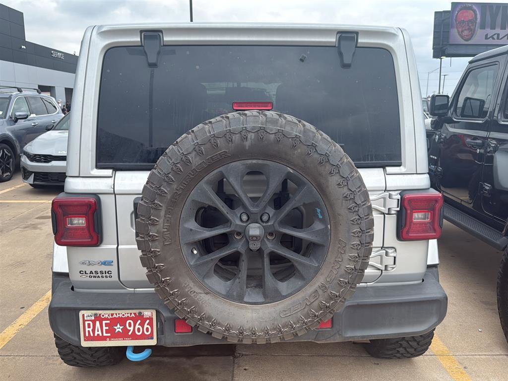 Used 2022 Jeep Wrangler Unlimited Sahara w/ Cold Weather Group AWD/4WD image 6