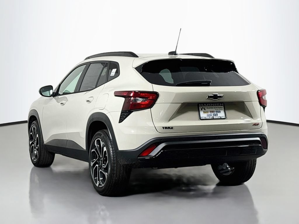New 2026 Chevrolet Trax RS w/ Sunroof Package FWD image 5