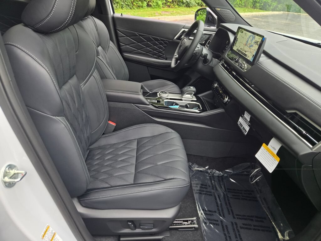New 2026 Mitsubishi Outlander SEL Black Edition AWD/4WD image 4