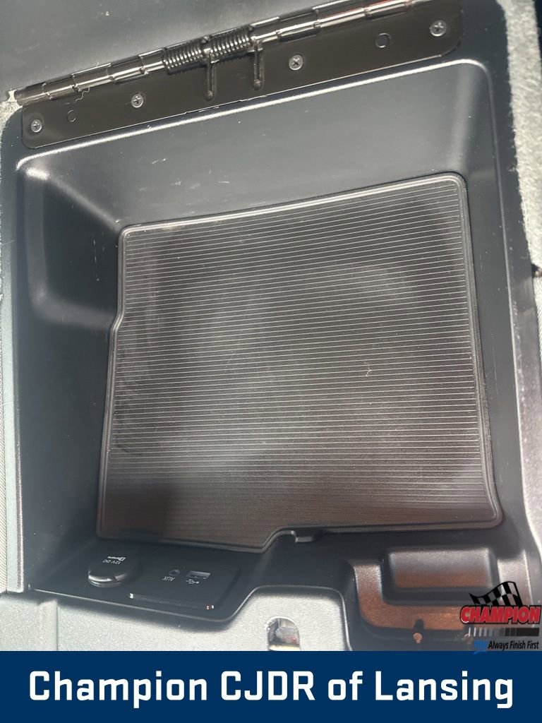 Used 2016 RAM 1500 ST w/ SXT Appearance Group image 32