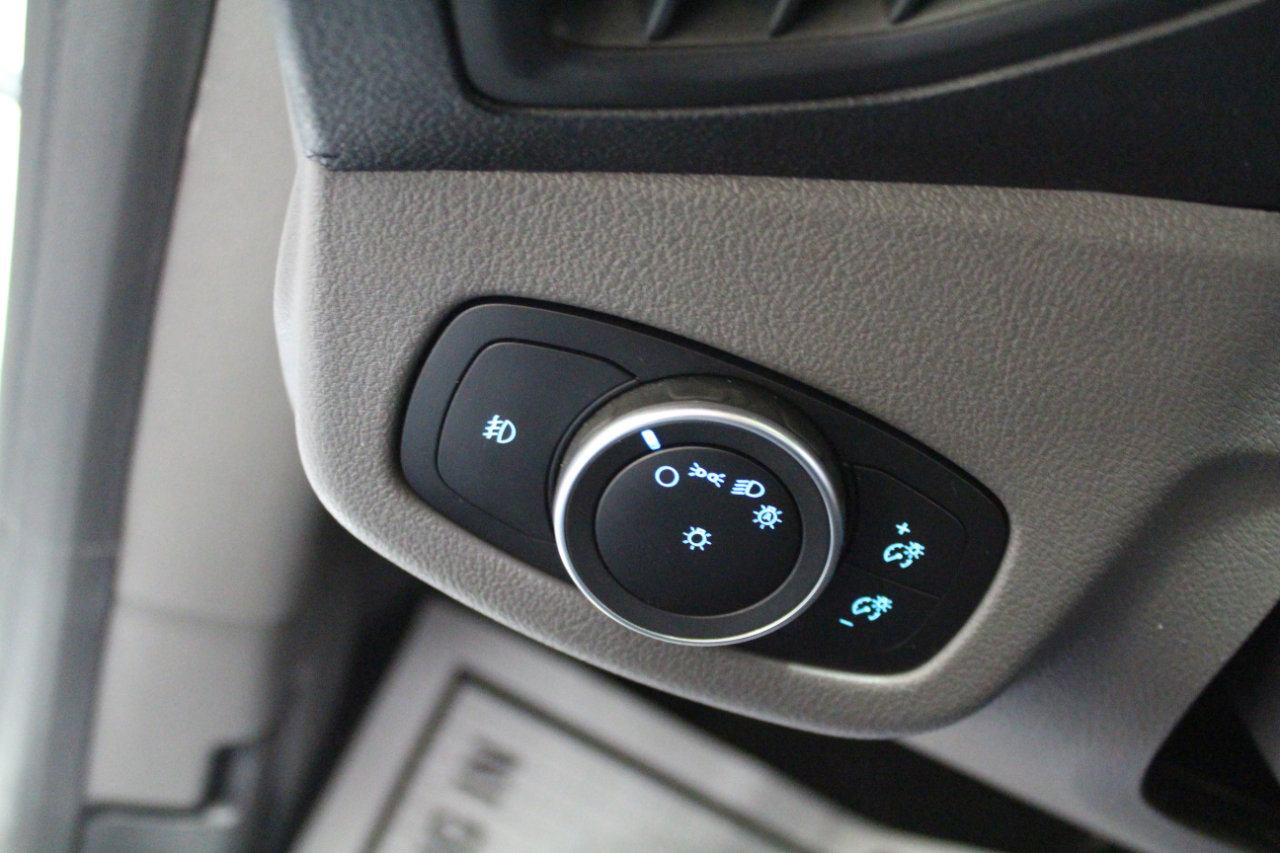 Used 2019 Ford Transit Connect XLT image 11