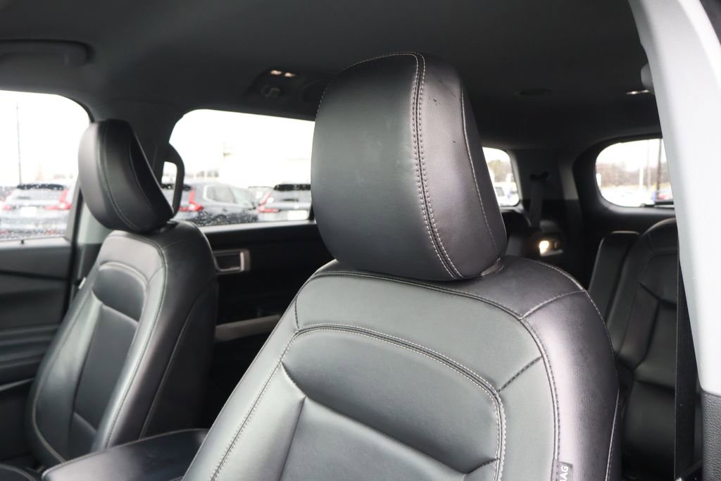 Used 2022 Ford Explorer XLT w/ Equipment Group 202A image 31