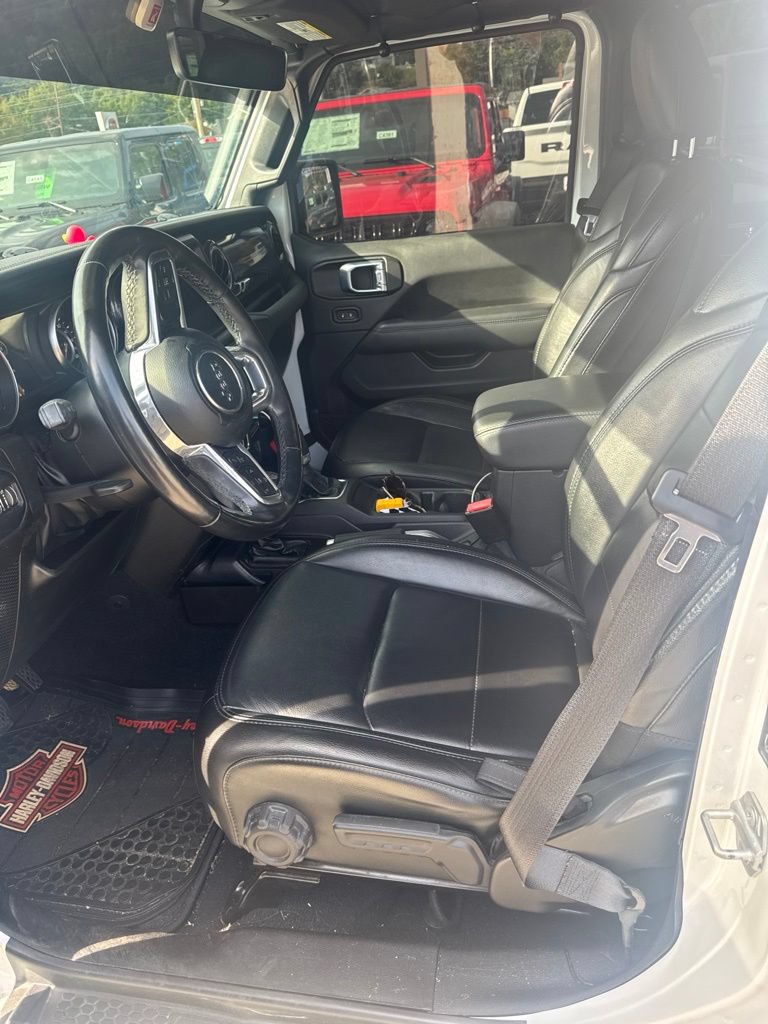 Used 2022 Jeep Wrangler Unlimited Sahara AWD/4WD image 18