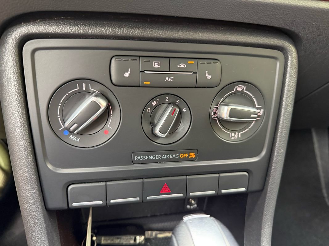 Used 2013 Volkswagen Beetle 2.5 FWD image 22