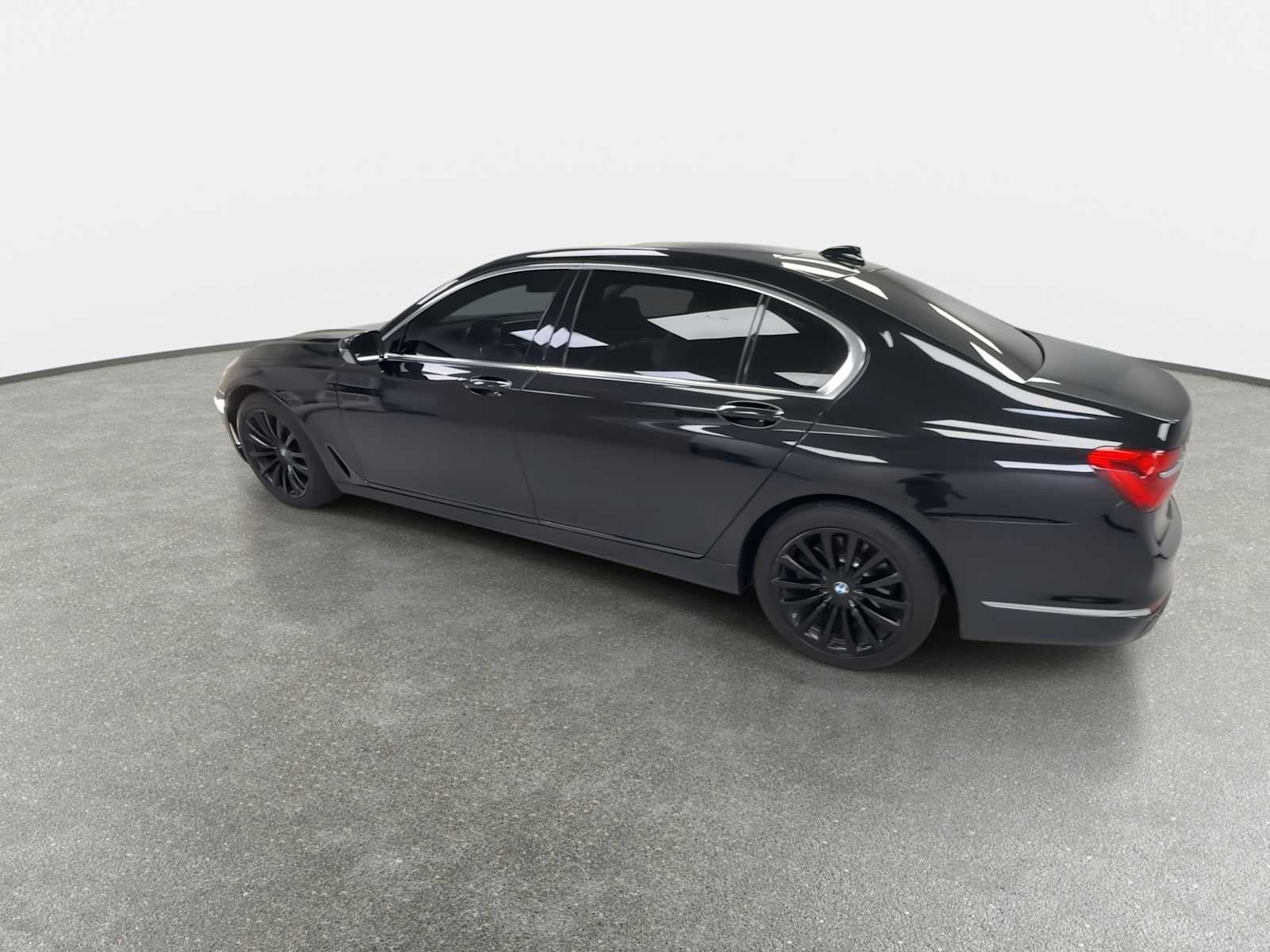 Used 2018 BMW 740i xDrive AWD/4WD image 6