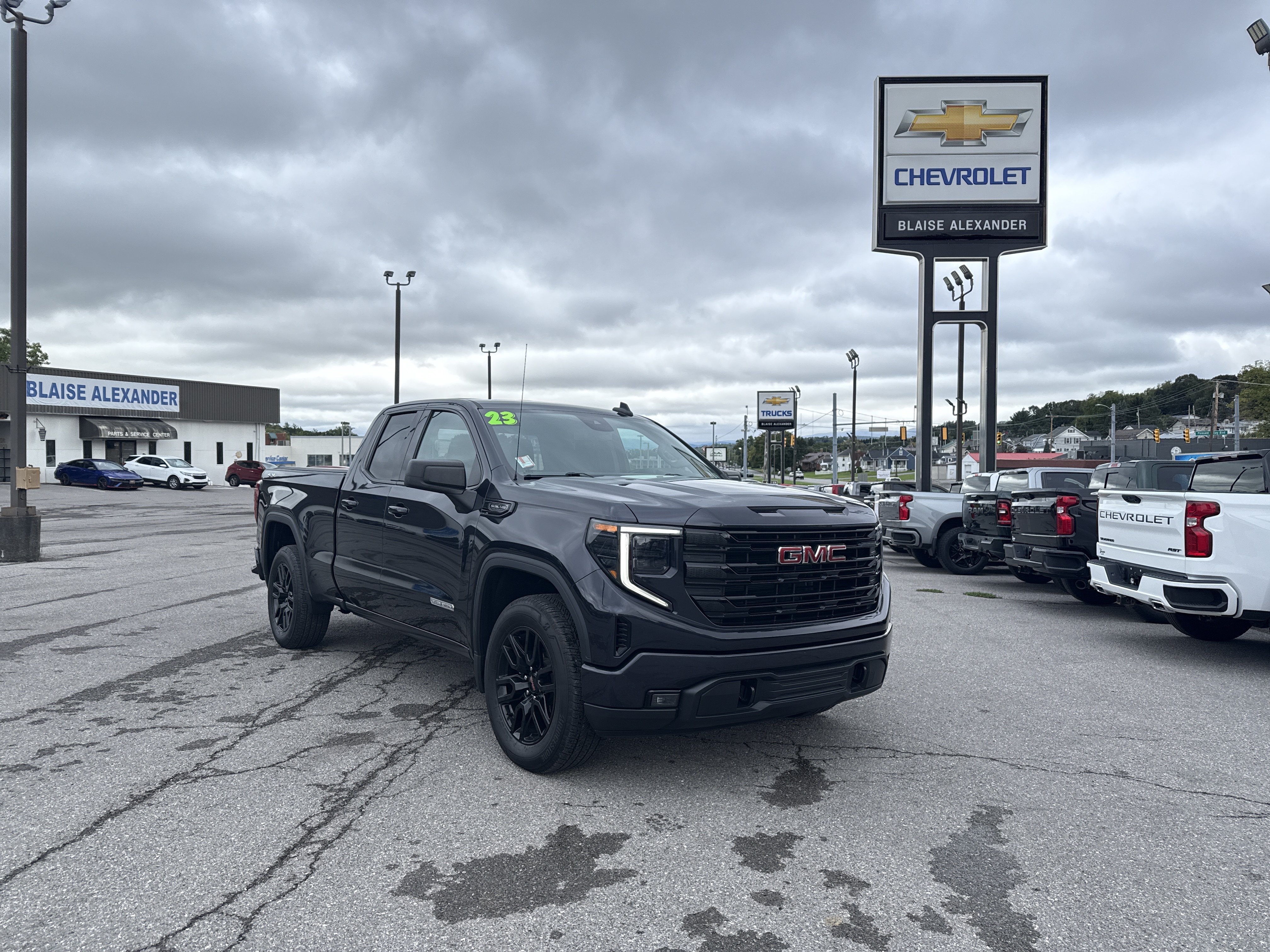 Used 2023 GMC Sierra 1500 Elevation