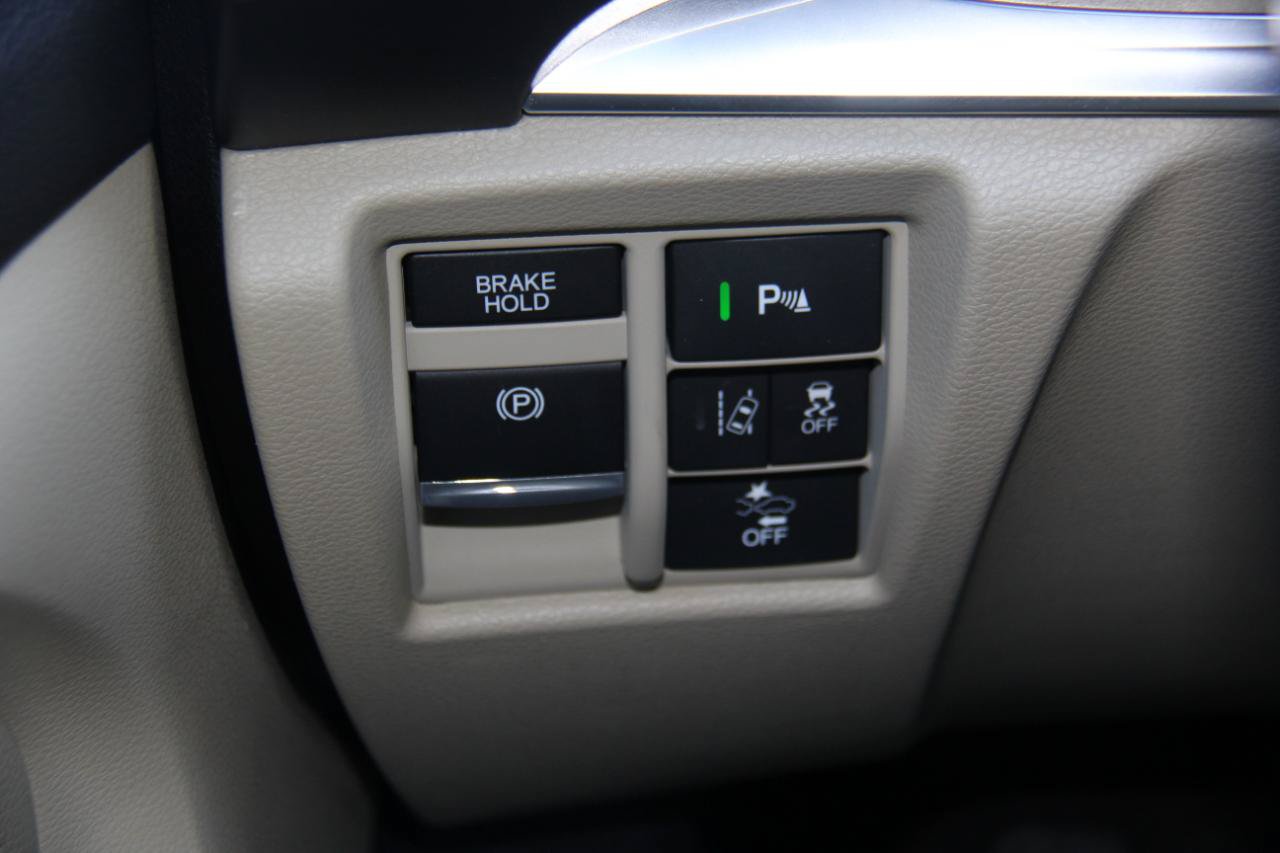 Used 2020 Acura MDX FWD w/ Technology Package image 13