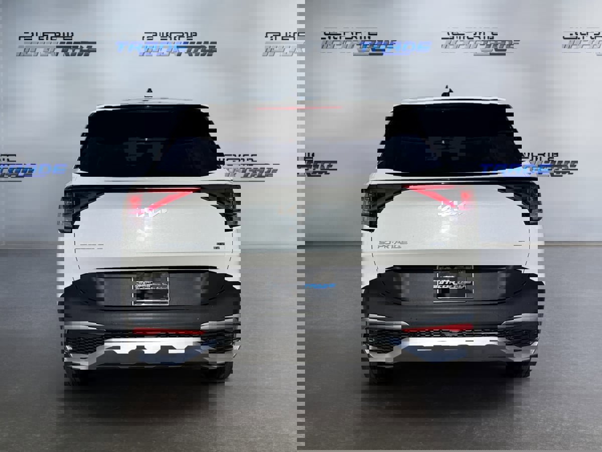 Used 2024 Kia Sportage LX image 6