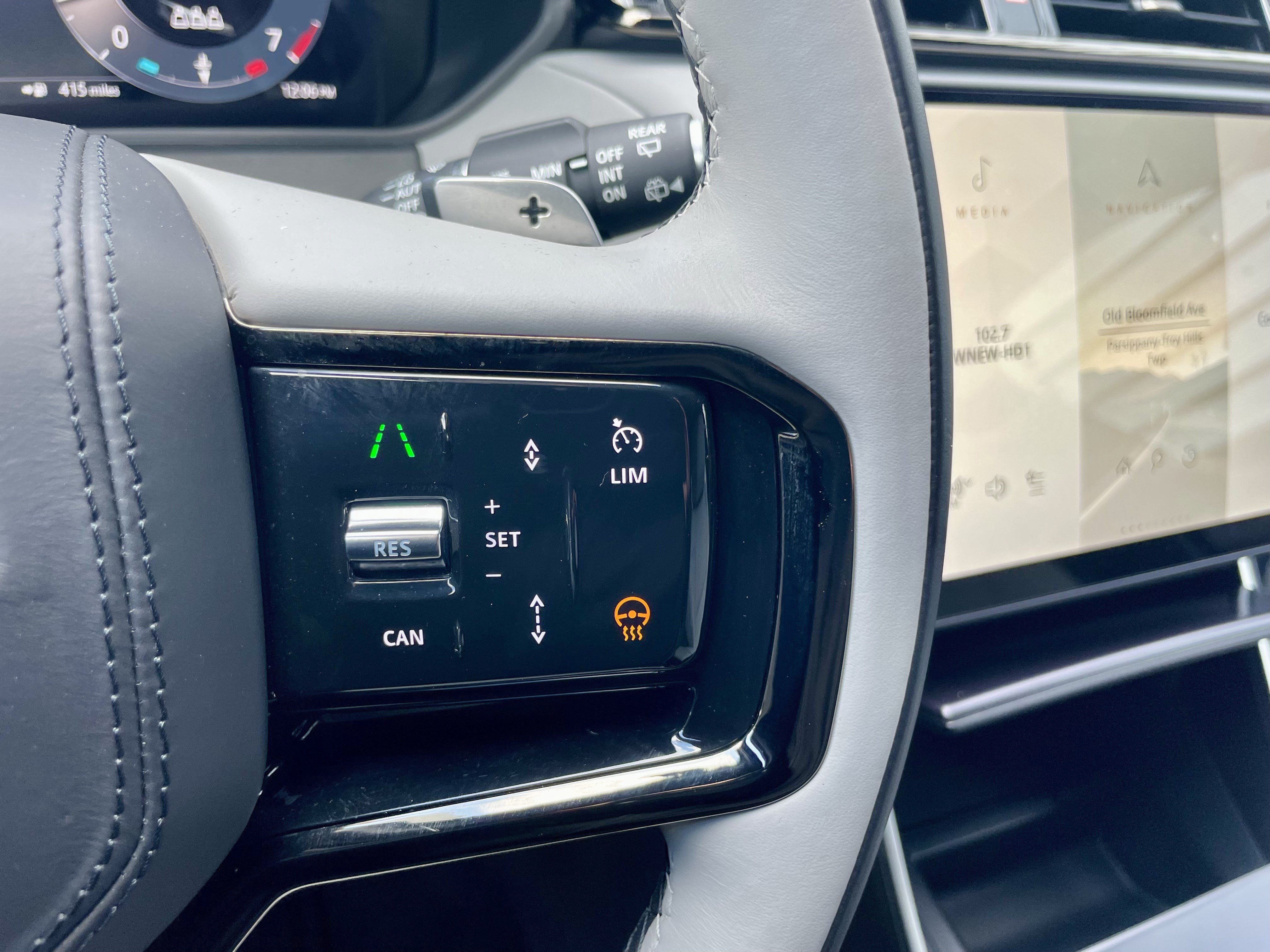 Certified 2026 Land Rover Range Rover Velar Dynamic SE AWD/4WD image 22