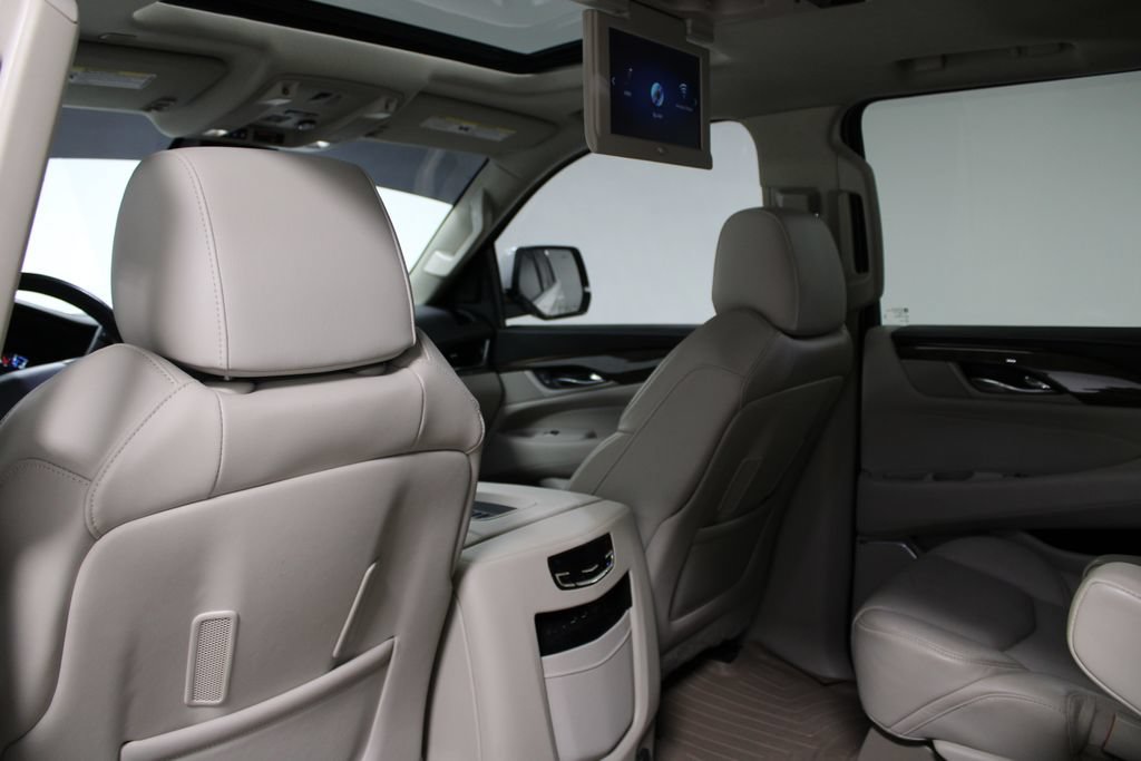 Used 2020 Cadillac Escalade Premium Luxury AWD/4WD image 20