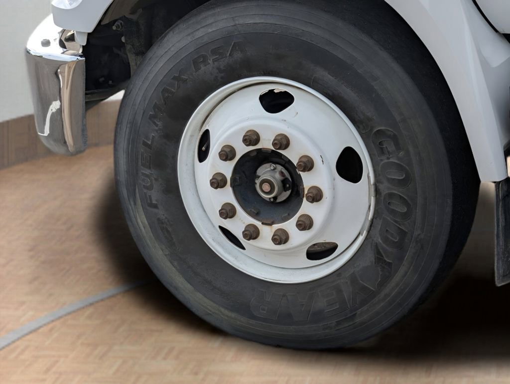 Used 2022 Ford F650 2WD Regular Cab Super Duty image 8