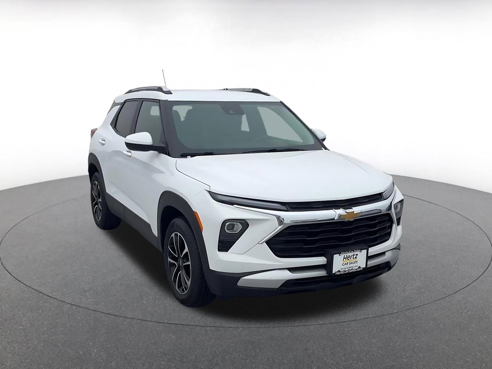 Used 2025 Chevrolet TrailBlazer LT image 3