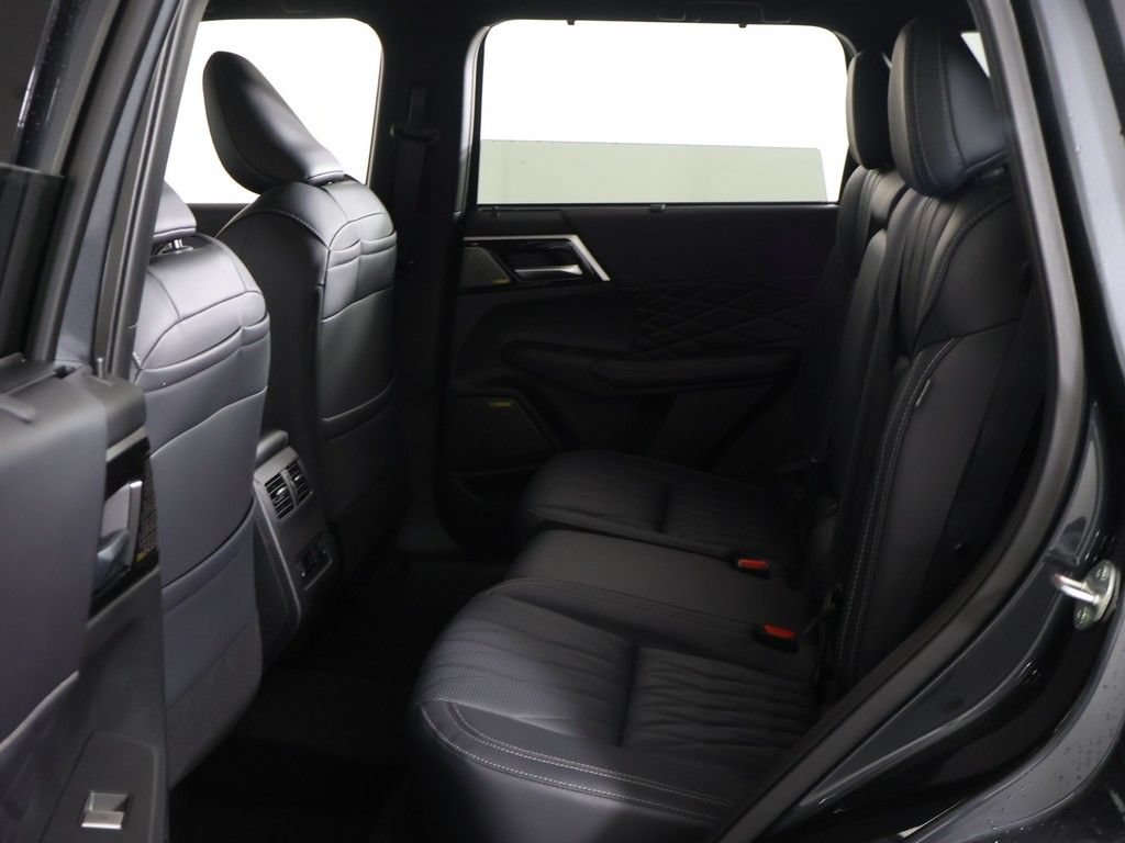 New 2026 Mitsubishi Outlander SEL Black Edition AWD/4WD image 36