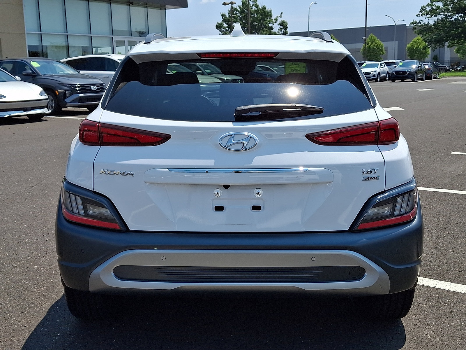 Certified 2023 Hyundai Kona Limited AWD/4WD image 5