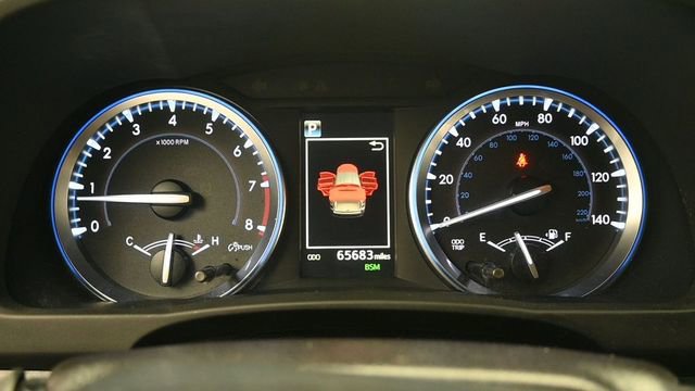 Used 2019 Toyota Highlander SE w/ Nightshade Edition AWD/4WD image 24