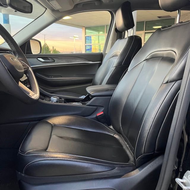 Used 2023 Jeep Grand Cherokee L Limited image 8