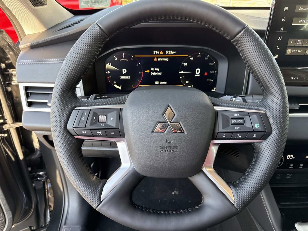 New 2026 Mitsubishi Outlander SE image 39