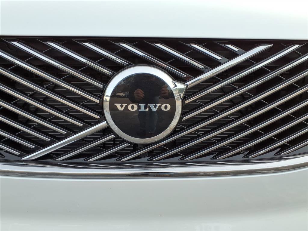 New 2026 Volvo XC90 B6 Core image 11